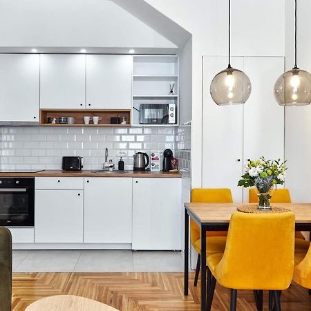 Modern Living Apt - Emberly - Private Parking Novi Sad Exterior foto