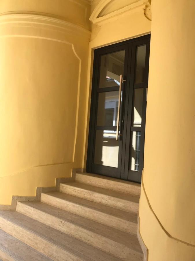 Modern Living Apt - Emberly - Private Parking Novi Sad Exterior foto